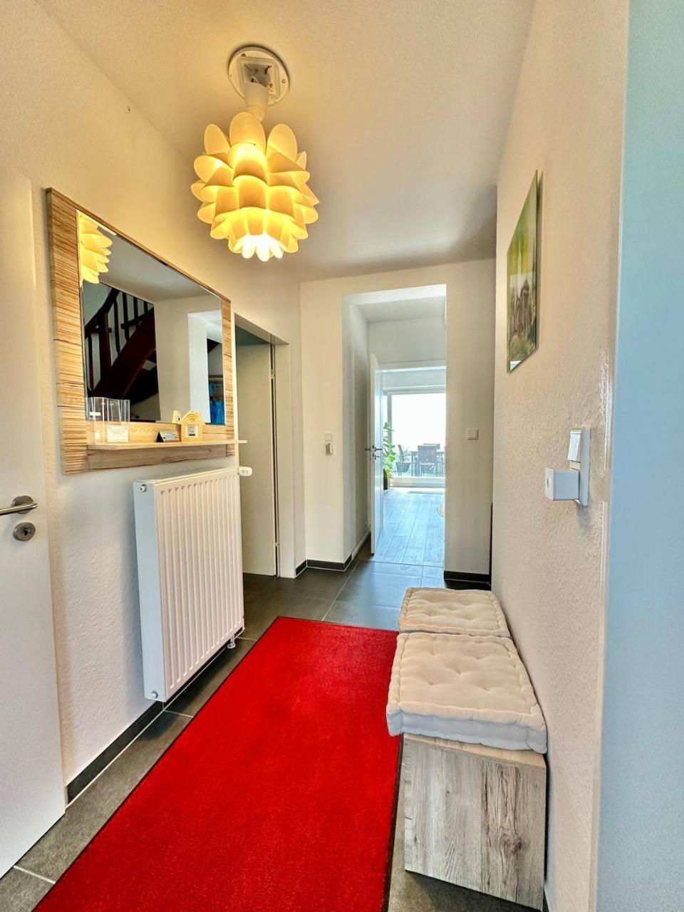 Grosses City-Ferienhaus Mit Terrasse, Grill Und Parkplatz F19 Bed & Breakfast Oldenburg Luaran gambar