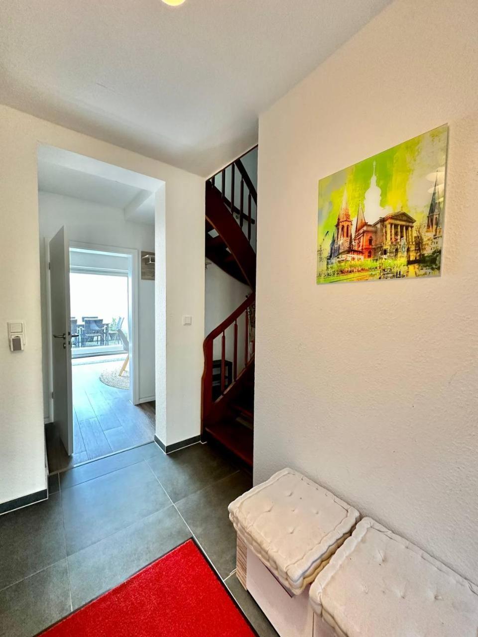 Grosses City-Ferienhaus Mit Terrasse, Grill Und Parkplatz F19 Bed & Breakfast Oldenburg Luaran gambar